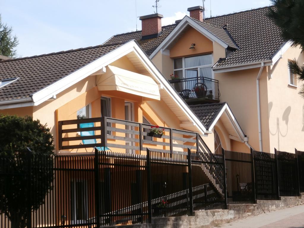 Pokoje Goscinne - Noclegi Charzykowy Exterior photo