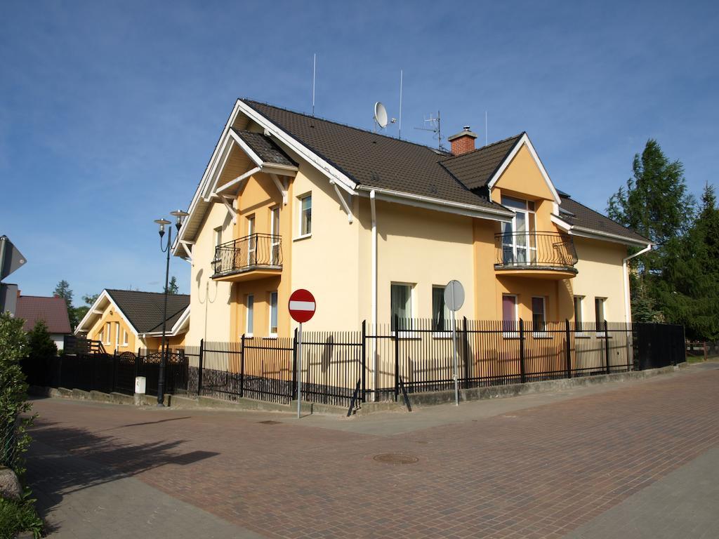 Pokoje Goscinne - Noclegi Charzykowy Exterior photo