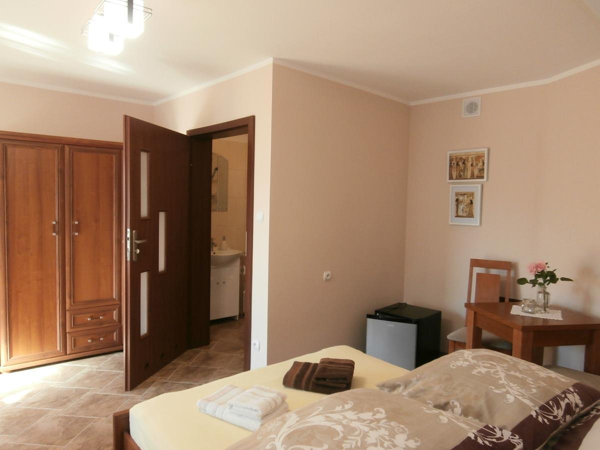 Pokoje Goscinne - Noclegi Charzykowy Exterior photo